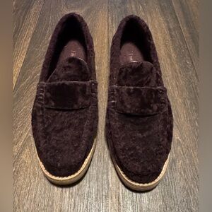 Stuart Weitzman Bromley Shearling Lamb Loafers Purple. Size 9M